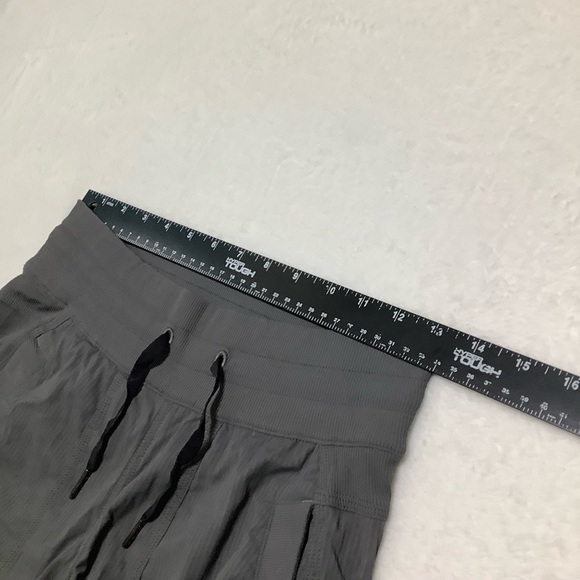 Lululemon Crop Studio Joggers Size 4 Gray Pants - Picture 9 of 11